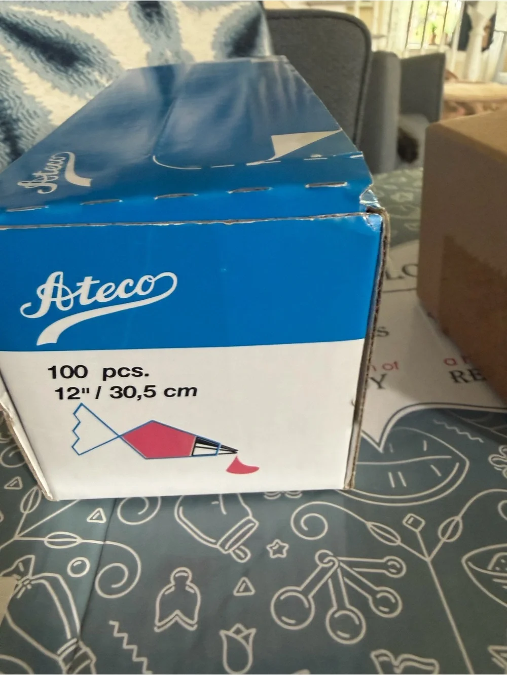 Cake Turntable with Blue Decorating Bags & tips